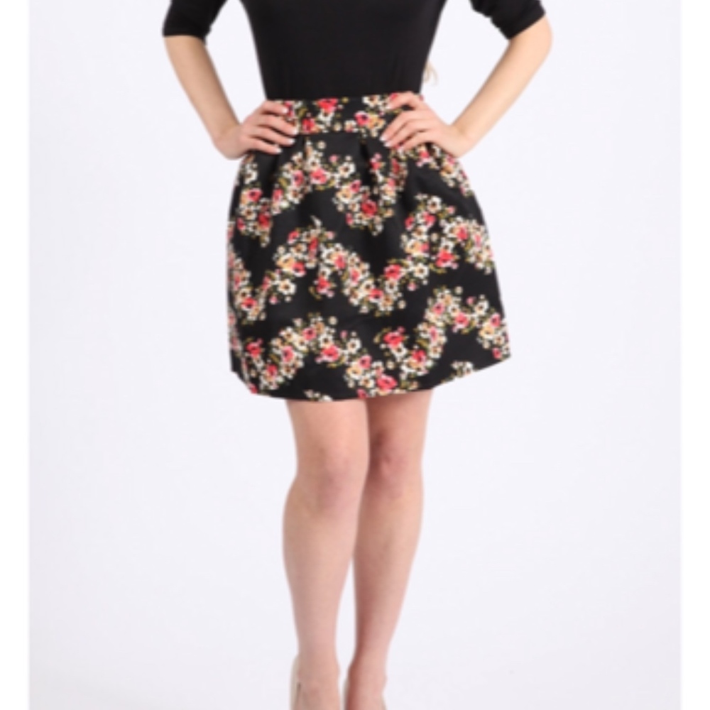 Floral Print Jacquard Skirt - Picture 2 of 5